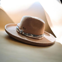 Load image into Gallery viewer, Daughter of the King